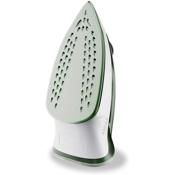 Plancha de vapor Oster verde con base antiadherente y diseño ligero.