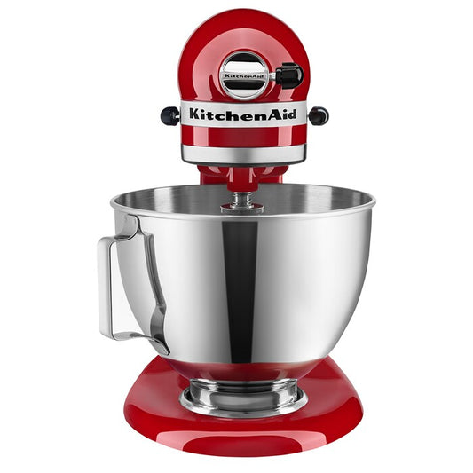 Batidora de pie KitchenAid roja con tazón de acero inoxidable de 6 cuartos y diseño clásico robusto.