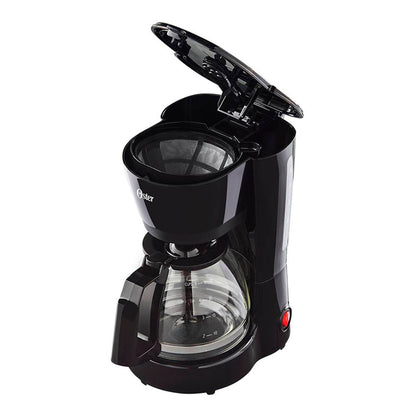 Cafetera Oster negra 5 tazas con jarra de vidrio y filtro permanente transparente.