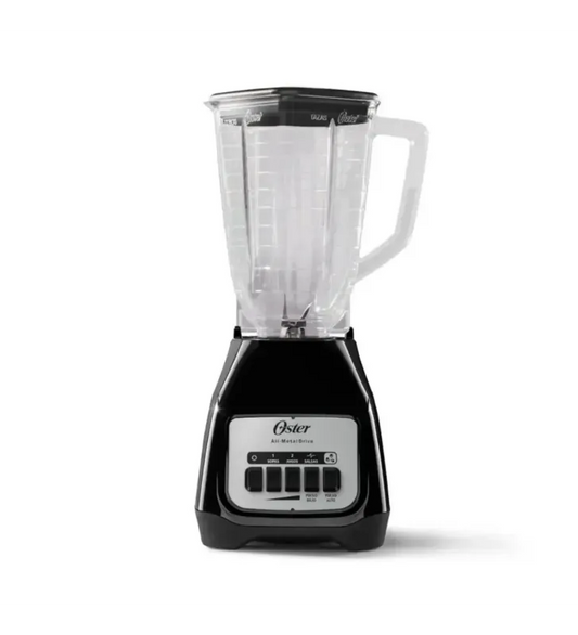Licuadora Oster Kaliman negra con vaso plástico transparente y control de dos velocidades.