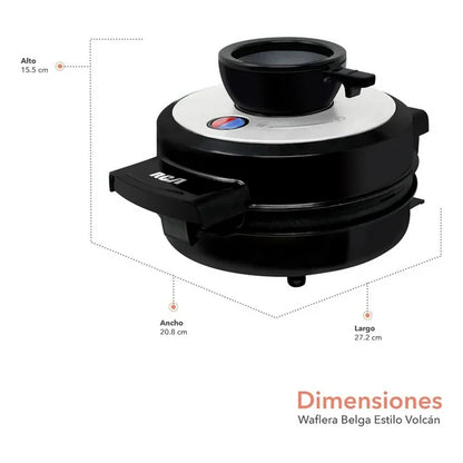 Waflera negra y plateada con diseño compacto y asa, taza para mezcla integrada, dimensiones visibles.