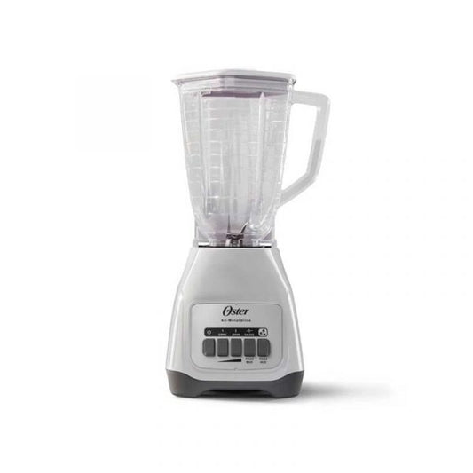 Licuadora Oster Kaliman blanca con base plástica, vaso medidor transparente y controles frontales negros.