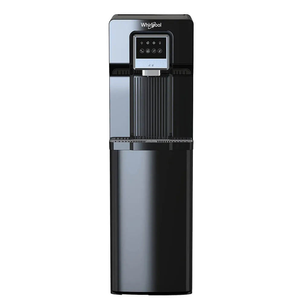 Dispensador de agua Whirlpool negro con panel táctil y área para vasos vertical.