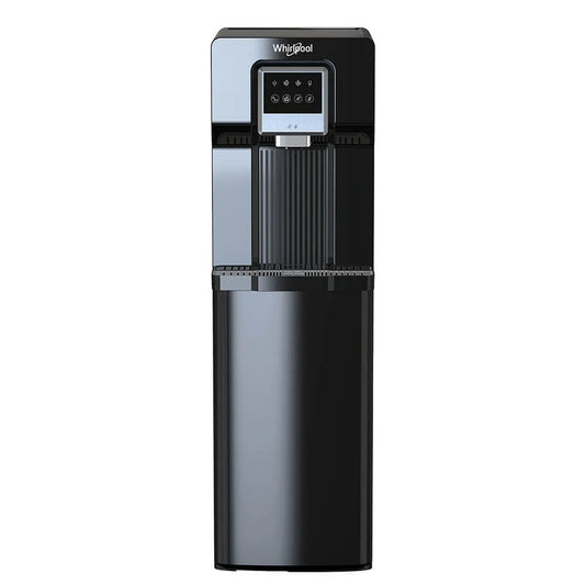 Dispensador de agua Whirlpool negro con panel táctil y área para vasos vertical.
