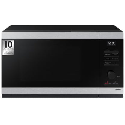 Microondas Samsung negro y plateado con puerta de vidrio y panel digital con control giratorio.
