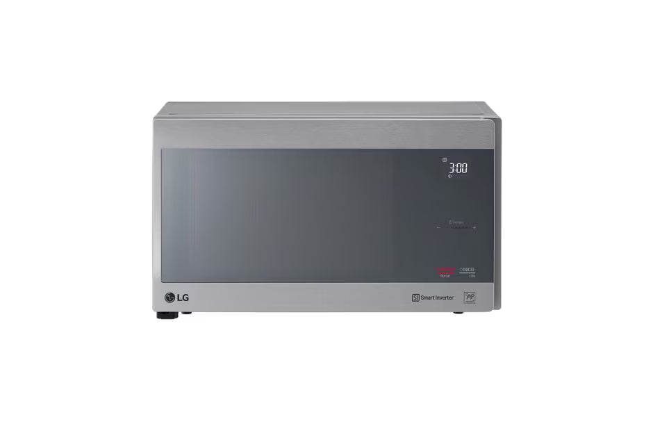 Horno microondas LG acero inoxidable 1.5 pies con panel digital y botón giratorio.