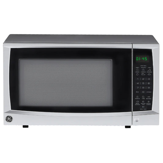 Horno microondas compacto GE blanco con panel digital y puerta vidrio negro.