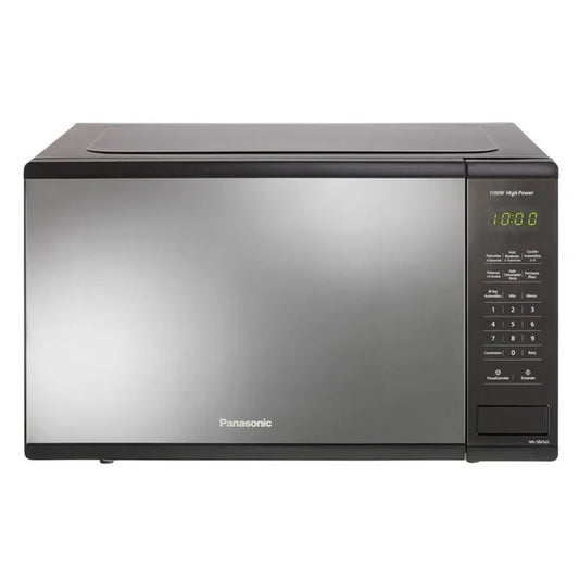 Microondas Panasonic negro y plateado con pantalla digital y botones táctiles a la derecha.