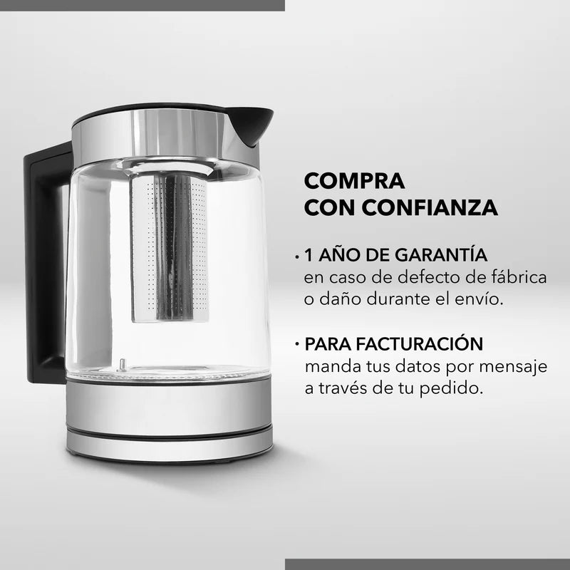 Tetera digital RCA de vidrio con infusor metálico y base plateada con asa negra.